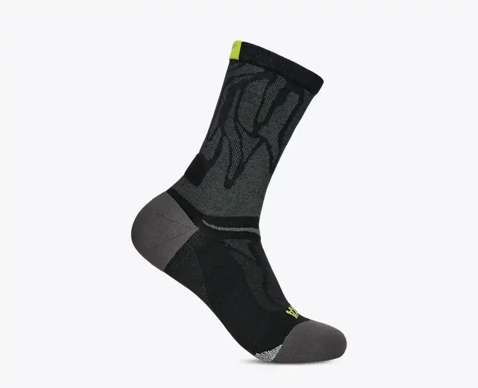 HOKA Clifton Crew Run Socke Schwarz Media front view