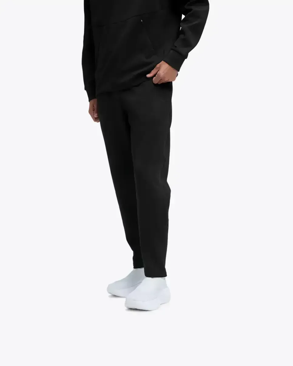 HOKA Essential Recovery Pant Schwarz Media front view