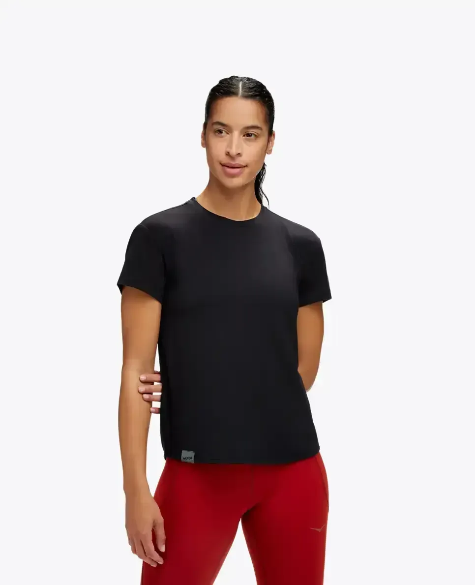 HOKA Hoka Essential Tee Schwarz Media front view