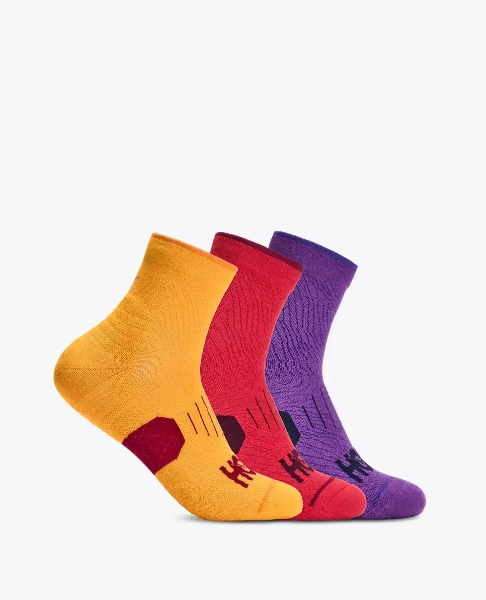 HOKA Quarter Run Socke 3er-Pack Eigelb/Cerise/Virtual Violet Media front view